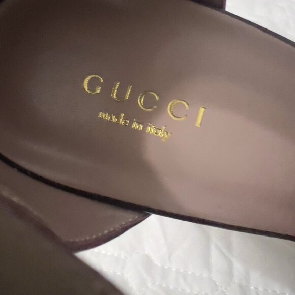 Gucci Coline Studded T-Strap Pumps Burgundy Gold Spikes Leather 40.5 Italy - Picture 2 of 15